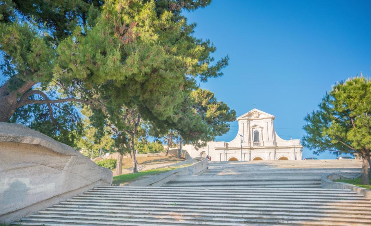 Apartmán Kuzu Apts - City Center - Wifi Ac Tv Cagliari Exteriér fotografie